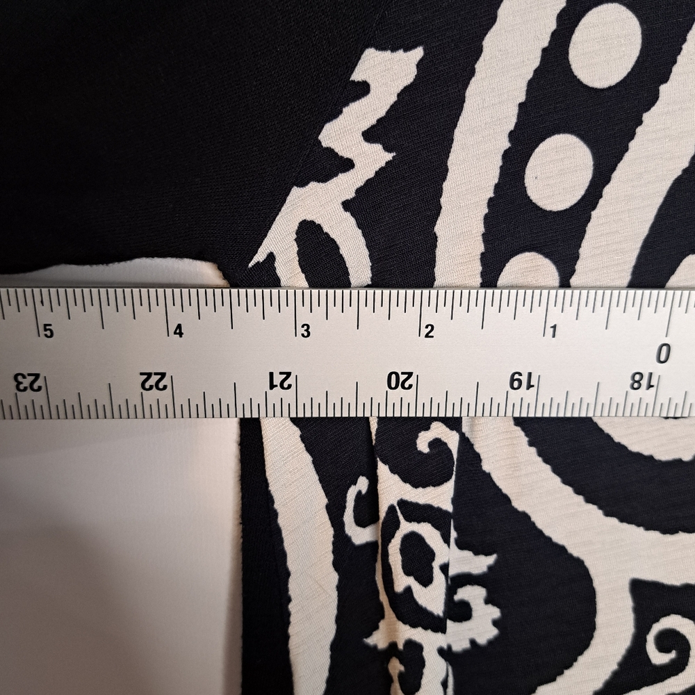 Danskin Black White XL Short Sleeve Blouse Short Sleeve Contemporary Pattern - Picture 7 of 7